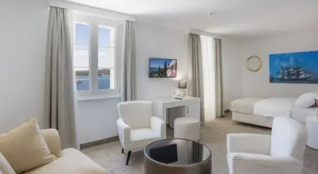 Полулюкс Superior Hotel Bellevue