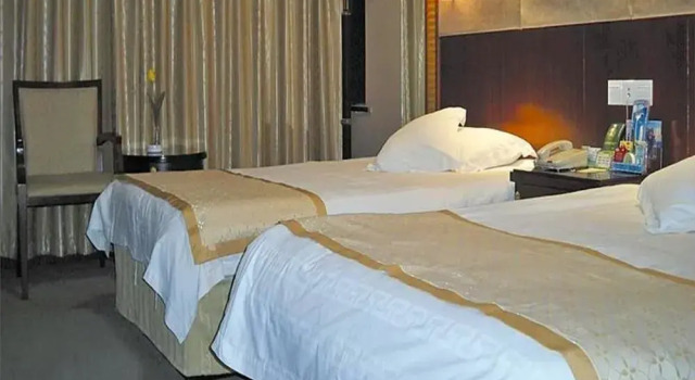 Huaxia Hotel, Rezervați Hotel Hoteluri în Suzhou cu parcare, Parcare
