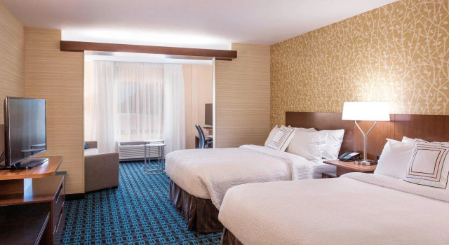 Четырёхместный люкс Fairfield Inn & Suites by Marriott Tempe