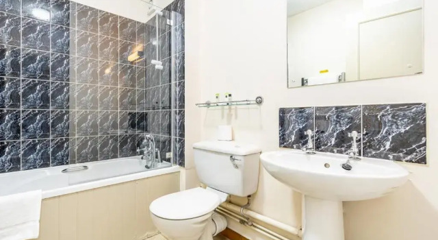 Трёхместный семейный номер Standard Best Western Limpley Stoke Hotel
