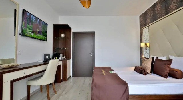 Люкс Deluxe с 2 комнатами с балконом Prestige Deluxe Hotel Aquapark Club - All inclusive