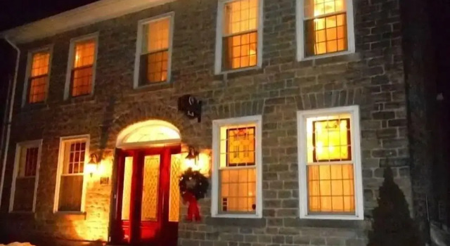 Sir Isaac Brock B&B Luxury Suites