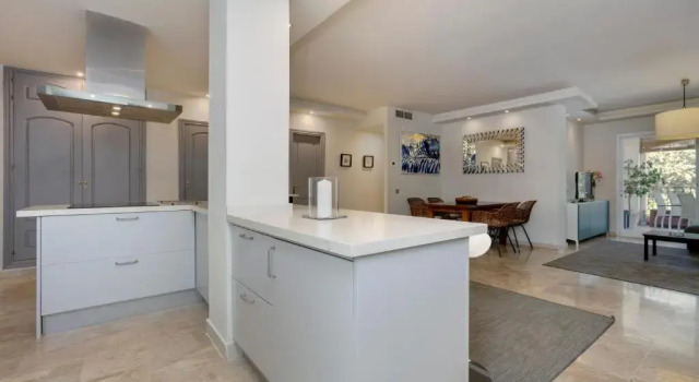 Апартаменты Excellent location 2 bed Apt in Puerto Golf RDR244