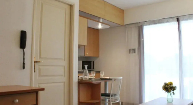 Appartement La Rochelle, 1 pièce, 2 personnes - FR-1-246-54, Rezerwuj Apartament Hotele w Charente-Maritime z basenem, Basen