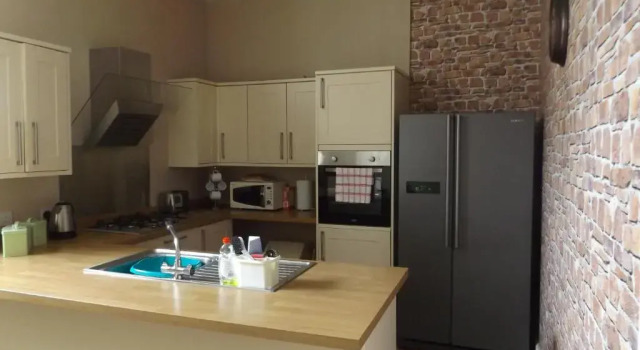 Апартаменты Roy Place Gdn Apartment
