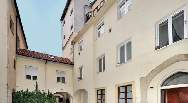 Aplend City Apartmán Hlavné námestie, Забронировать Отель Отели Братиславы с парковкой, рядом с Михальская башня, Парковка