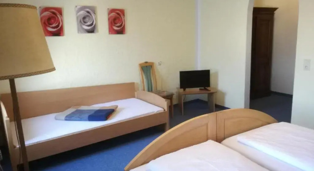 Трёхместный номер Standard Garni Hotel Post