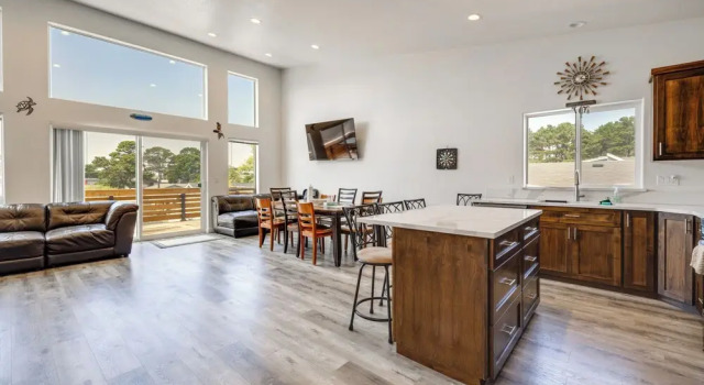 Lincoln City Vacation Home Near Beaches + Casinos, Prenota Casa vacanze Hotel a Oregon con parcheggio, Parcheggio