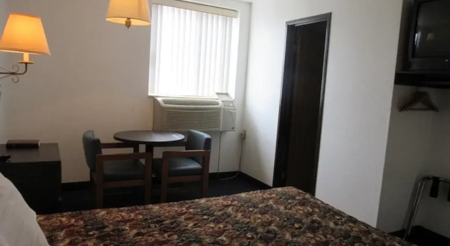 SureStay by Best Western Wichita Airport, Reserva ahora Hotel Hoteles en Wichita con aparcamiento, Aparcamiento
