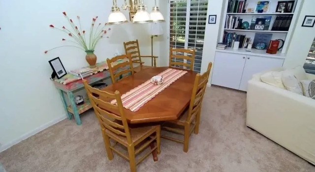 On The Green - Golfers Dream Home! 3 Bedroom Home
