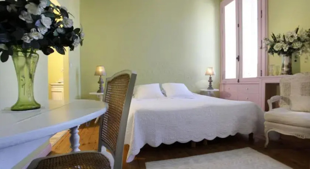 Chambres dhte La Rotonde, Rezerwuj Hotel Hotele w Charente-Maritime z parkingiem, Parking