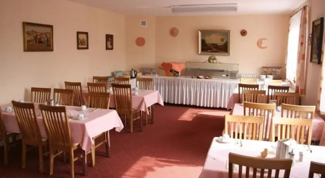 Hotel Aron, Забронировать Отель  