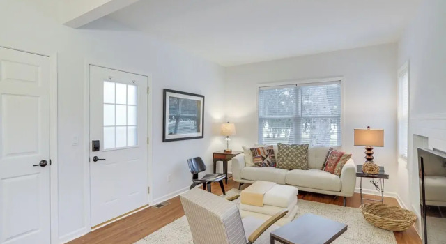 Walk to Lake Michigan - South Haven Condo!, Buchen Sie Ferienwohnung South Haven 