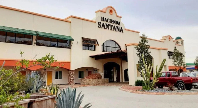 Hotel Hacienda Santana, Boek Hotel Hotels in Baja California met parkeren, Parkeren