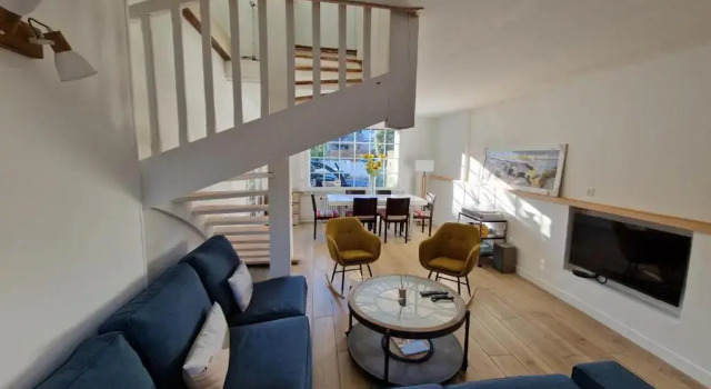 Коттедж Villa Bagatelle, climatisée, à 250m de la plage centrale, 3 chambres