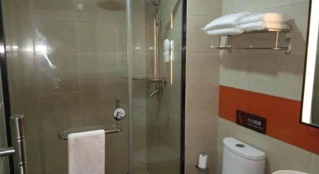 Номер Superior 7Days Premium Zhangjiakou Xuanhua Bell Tower High Speed Railway Station Branch