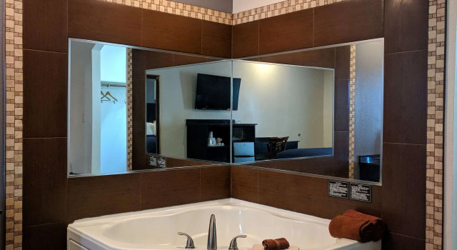 Двухместный люкс Americas Best Value Inn - Brownsville