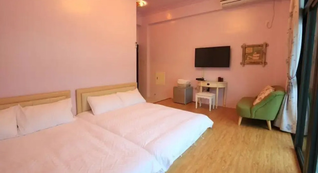 Orange Cat Hostel