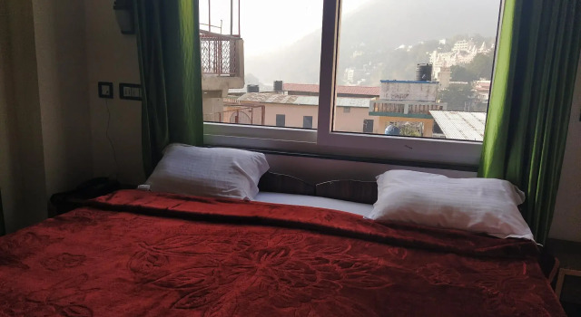 Hotel The Raja Palace, Rezervovat Hotel Rišikéš Uttarakhand