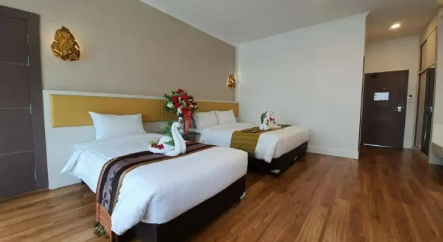Трёхместный номер Deluxe Swan Lake Hotel Sattahip