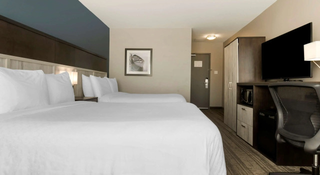 Четырёхместный номер Standard Best Western Plus Chocolate Lake Hotel - Halifax