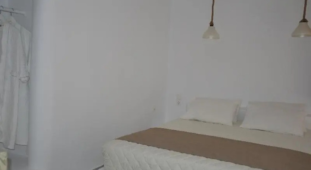 Трёхместный номер Standard с балконом Pantheon Hotel