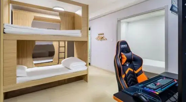 Кровать в общем номере Jianfeng · Yue E-sports Homestay (Shijiazhuang Minzu Road Pedestrian Street Xinbai Square)