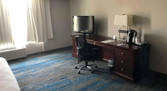 Двухместный номер Standard Ramada by Wyndham Cleveland Independence