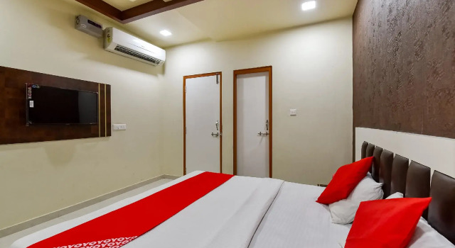 OYO 69067 Jagmohan Hotel, Rezervovat Hotel Ratanada 