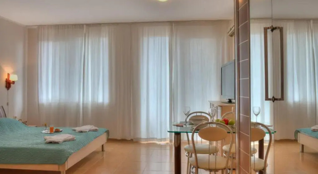 Apollon 7 Apartments, Забронировать Апартаменты/квартира Отели области Бургас с бассейном, Бассейн