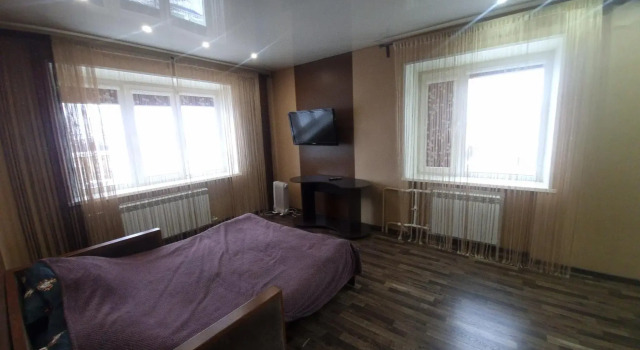Home Comfort Apartment on Gagarina Street 10/31, Buchen Sie Ferienwohnung Hotels in Oblast Magadan mit Parkplatz, Parkplätze