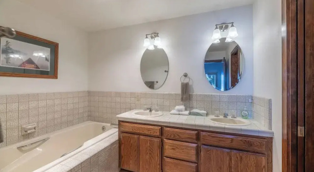 Люкс Comfort с 2 комнатами с видом на озеро Pend Oreille Shores Resort