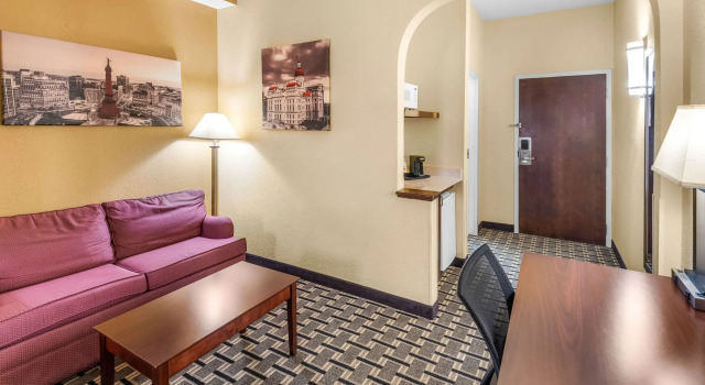 Двухместный люкс Clarion Inn & Suites Indianapolis Northwest