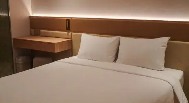 Nola Hotel, Забронировать Отель Куан-Бинь-Тхань Хошимин, рядом с Небоскреб Landmark 81