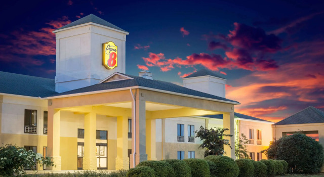 Super 8 by Wyndham Clemmons/Bermuda Run/Winston-Salem I-40