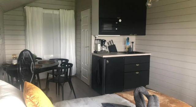 Niuron mökit, Buchen Sie Ferienwohnung Hotels in Lappland mit Parkplatz, Parkplätze