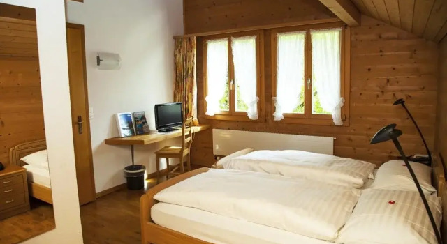 Hotel Alpenrose beim Ballenberg, Забронировать Отель Бриенц Haslital
