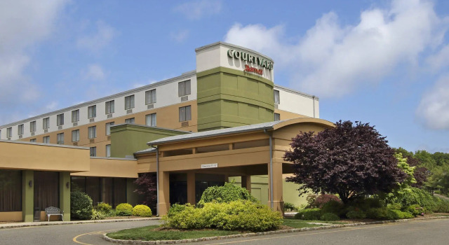 Кровать в общем номере Courtyard Rockaway-Mount Arlington