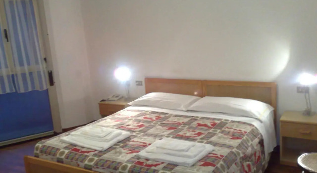 Hotel Pitinum, Book Hotel  
