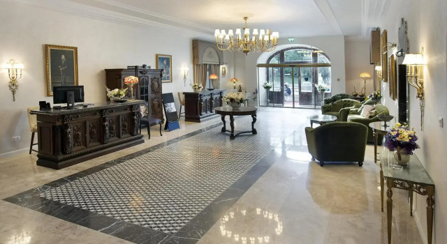 Hotel Caraiman, Забронировать Отель Отели Синая с парковкой, рядом с Замок Пелеш, Парковка