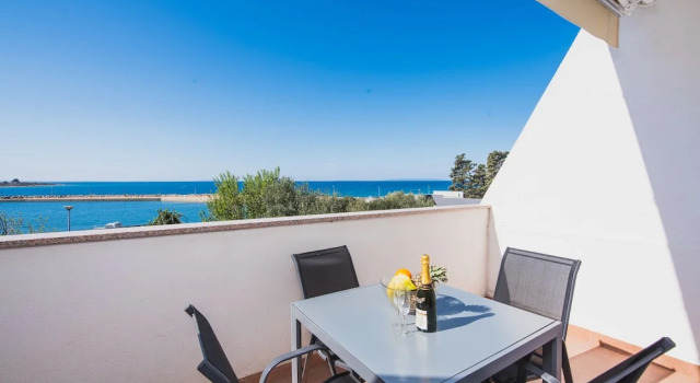 Студия Comfort c 1 комнатой с видом на море Apartments by the Sea Semy