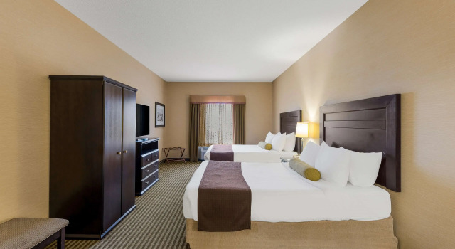 Четырёхместный люкс Best Western Sunrise Inn & Suites