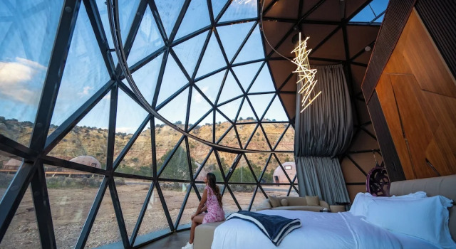 Clear Sky Resorts- Bryce Canyon Unique Stargazing Domes, Varaa Lomakeskus Hotellit Garfield County pysäköinnillä, Pysäköinti