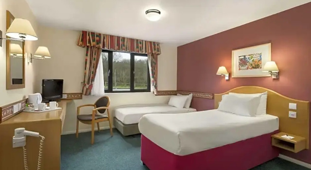 Одноместный номер Standard Days Inn by Wyndham Michaelwood M5