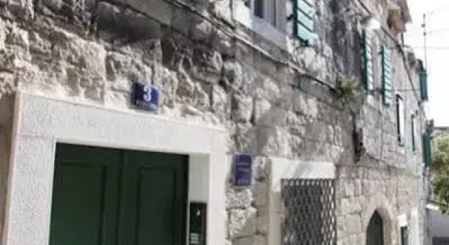 Villa Mulet, Prenota Villa Splitska 