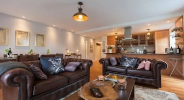 2 Bedroom Flat In Holyrood Area
