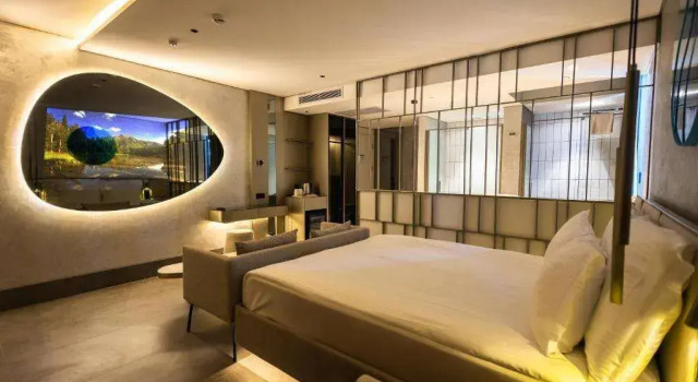 Four Hills Hotel