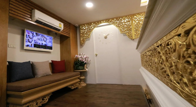 Mariya Lady Hostel At Suvarnabhumi Airport - Female Only