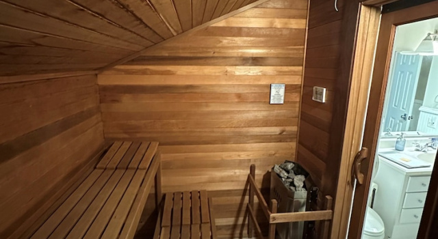 Коттедж Scenic Point - Private Lakefront Home w/ Dock, Fire Pit, Outside Shower & Hot tub