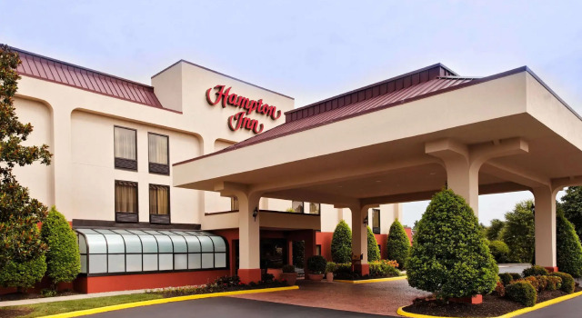Кровать в общем номере Hampton Inn Hopewell Fort Gregg-Adams